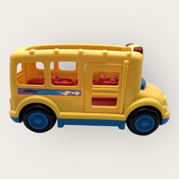 Fisher Price Little People 2002 School Bus Toy With Drive Lights Sounds Works - Picture 8 of 10